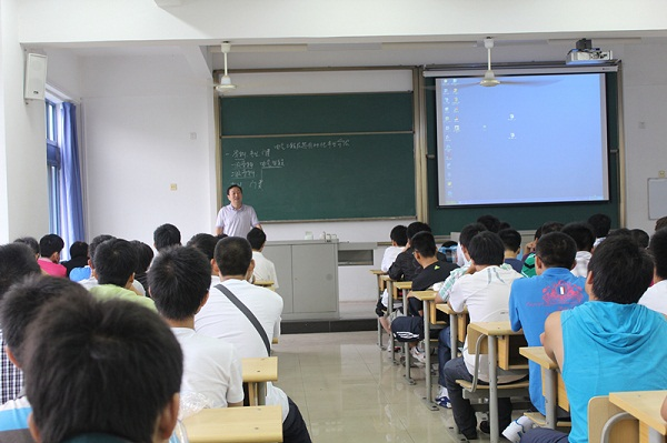 无码影片
2011级新生入学教育圆满结束3
